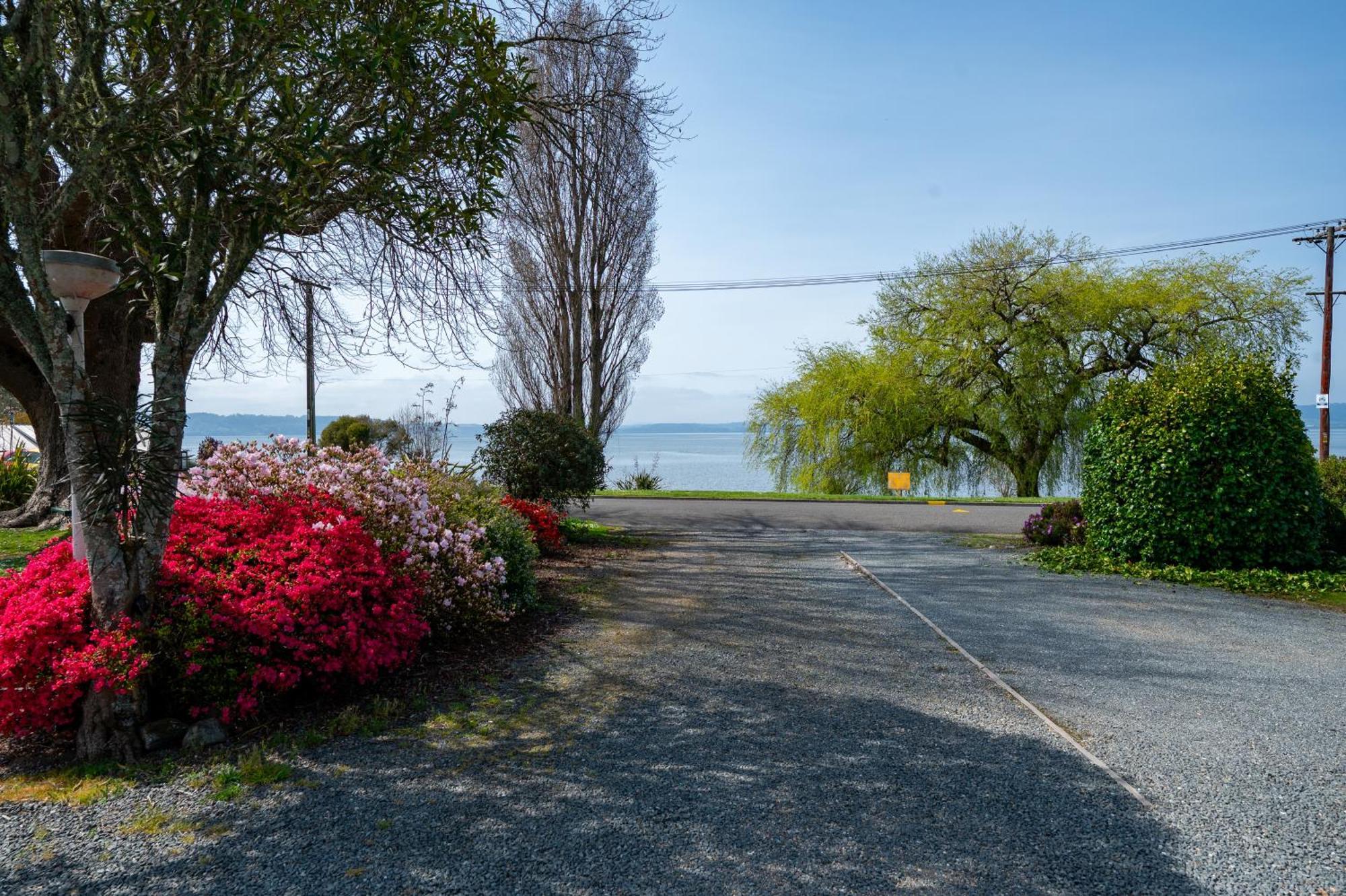 Jack & Di'S Lakefront Motel Rotorua Exterior photo