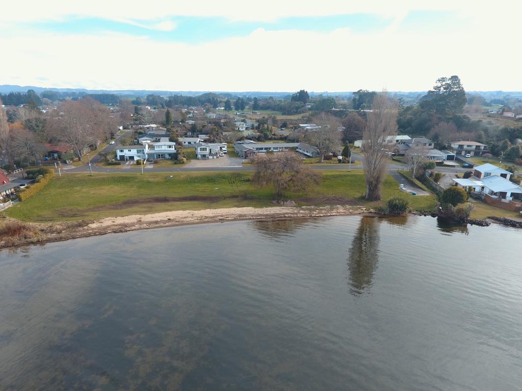 Jack & Di'S Lakefront Motel Rotorua Exterior photo