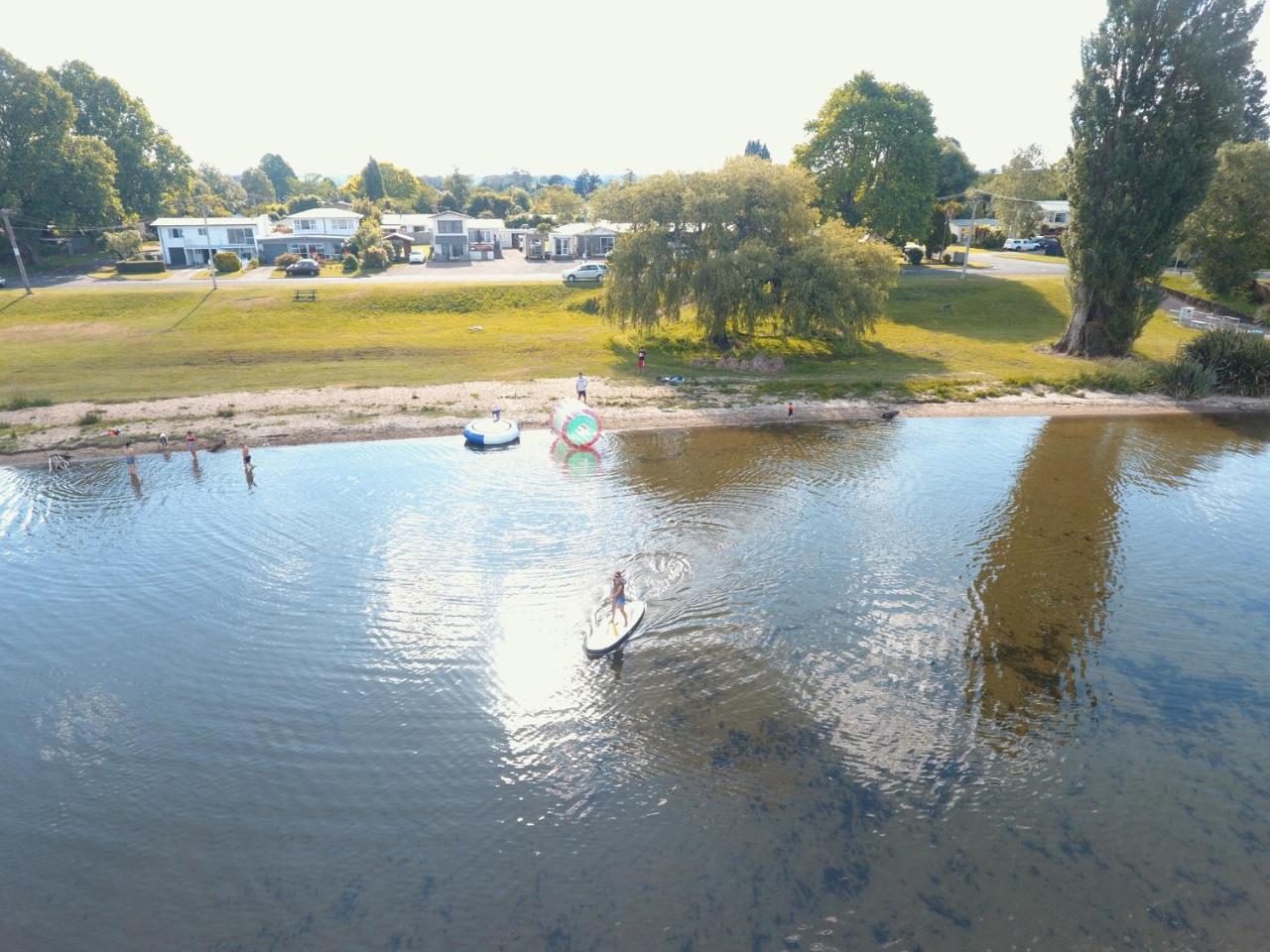 Jack & Di'S Lakefront Motel Rotorua Exterior photo